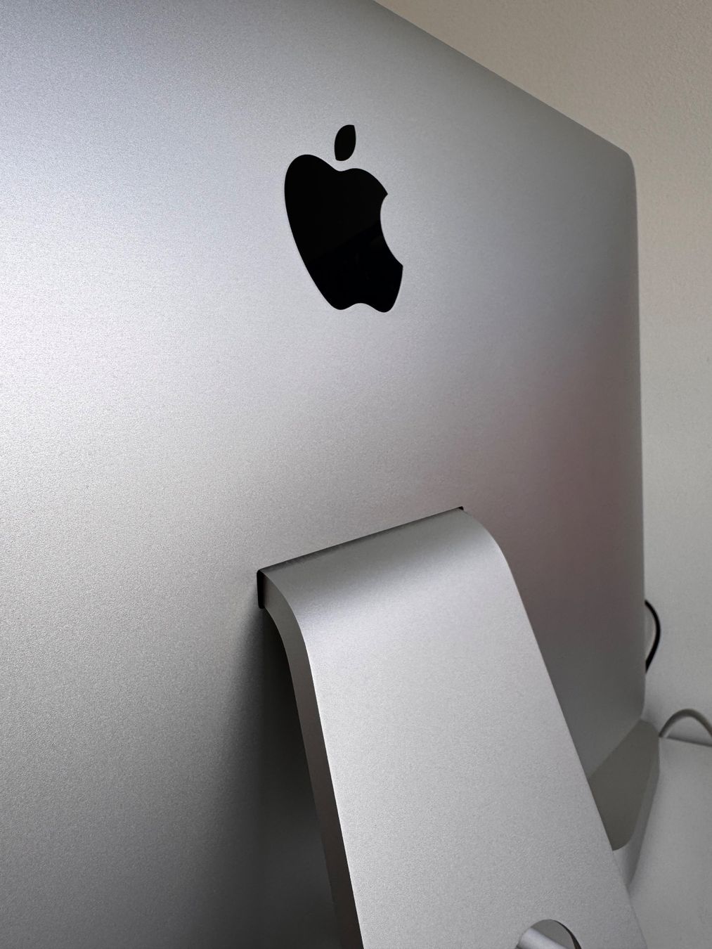 Apple Monitor: Apple Thunderbolt Display - 27” – Usato da Zürich venduto da gen_tl7f 5