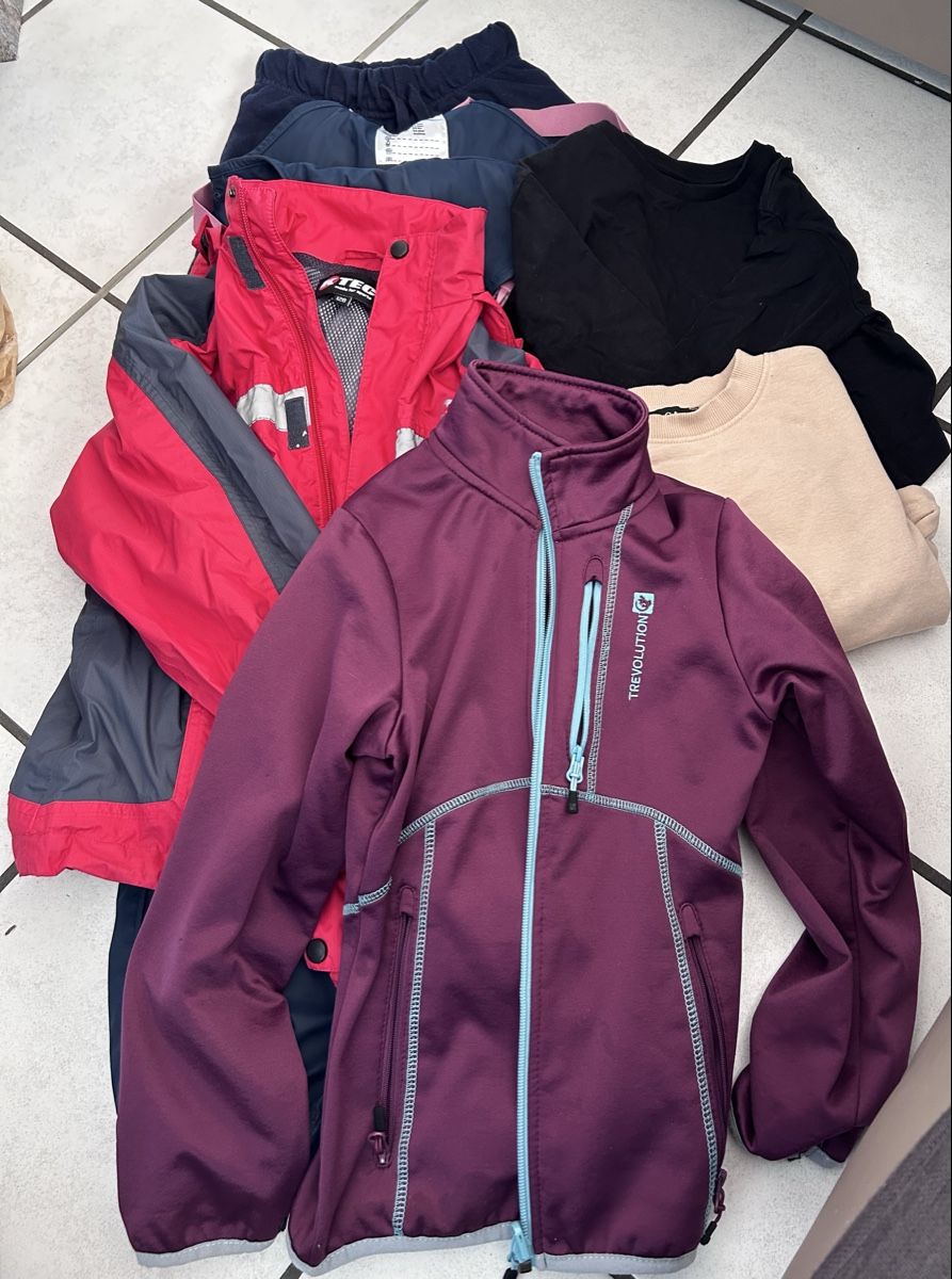 Lotti & Set di vestiti: Mädchen Kleiderpaket  gebraucht gr 122-128 – Usato da Schötz venduto da Maumau83