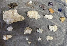Schweizer Mineralien Sammlung  – Bergkristall, Rauchquarz,..