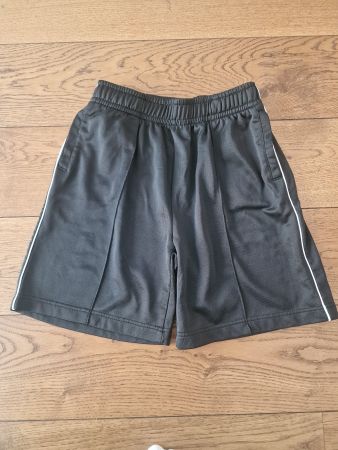 Kurze Hose Schwarz Grösse 164 cm wie neu
