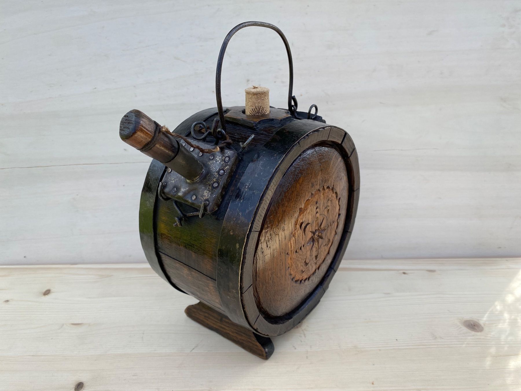 Cloches & sonnailles: schönes antikes Holzfässchen – D'occasion à Feldbach par Olive1 2