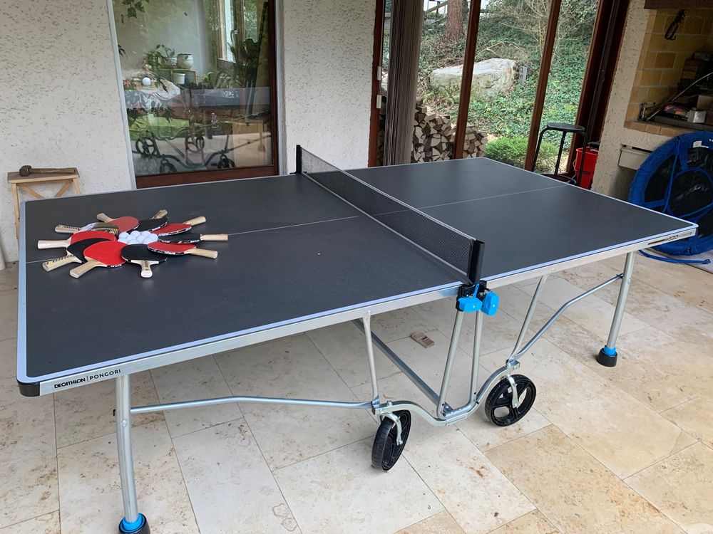Tischtennisplatte +Schläger und Bälle Kaufen auf Ricardo