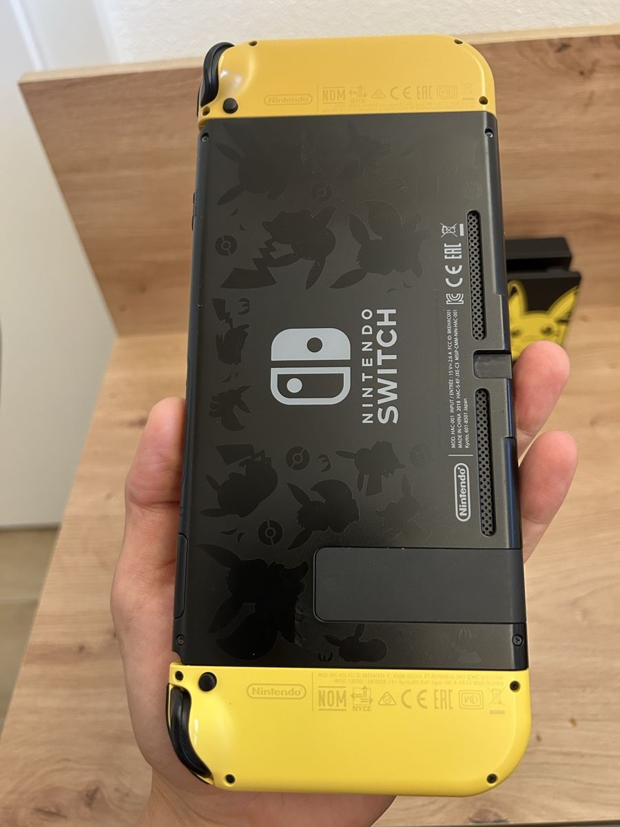 Nintendo Console: Nintendo Switch Pikachu – Usato da Osogna venduto da Emergencychips 3