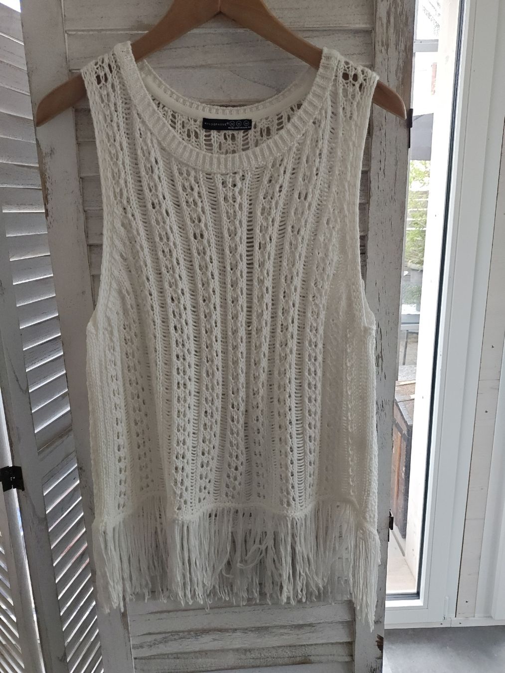 Top: Stricktop Atmosphere weiss mit Fransen Grösse M – Usato da Feldbach venduto da Lizze