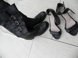 Schwarze Stiefel und Sandalen, Grösse 36