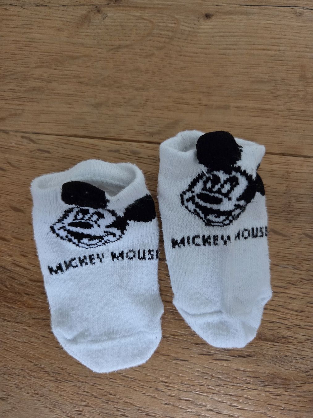 Calze per bambini: Mickey Mouse Socken, Gr. 15-18, Babysocken – Usato da Ottikon venduto da swiftchocolate