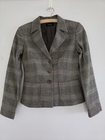 Eleganter Damenblazer von Caractère im klassischen Karomuste
