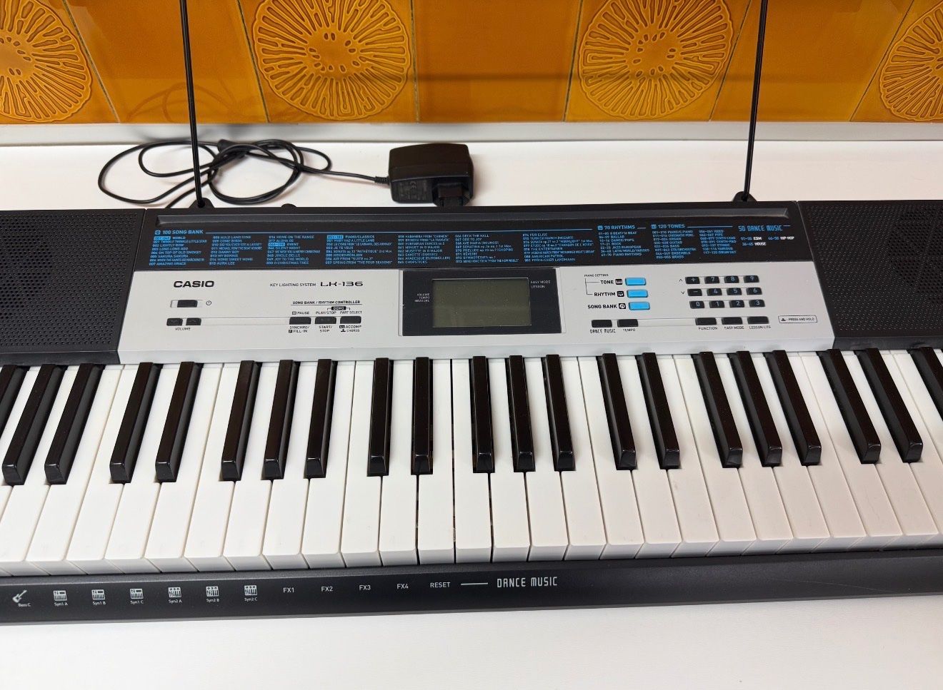 Casio Strumenti musicali: Keyboard Casio mit Leuchttasten – Usato da Gerlafingen venduto da HungerDiva 1