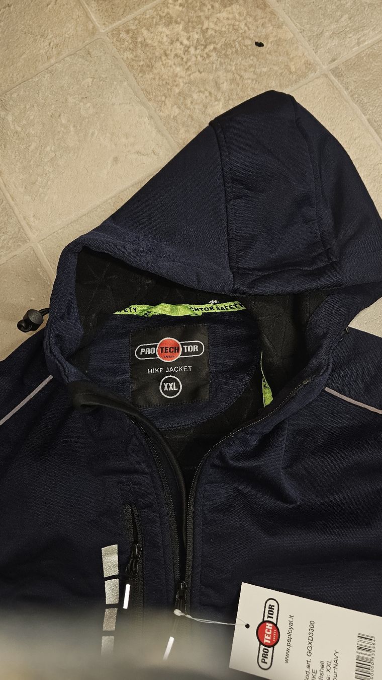 Vestes: Softshell jacke  – Neuf avec emballage d'origine à Eglisau par ruscyo12 1