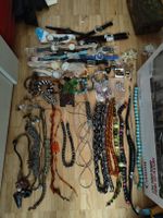 Uhren und Modeschmuck Konvolut verschiedene Ausführungen