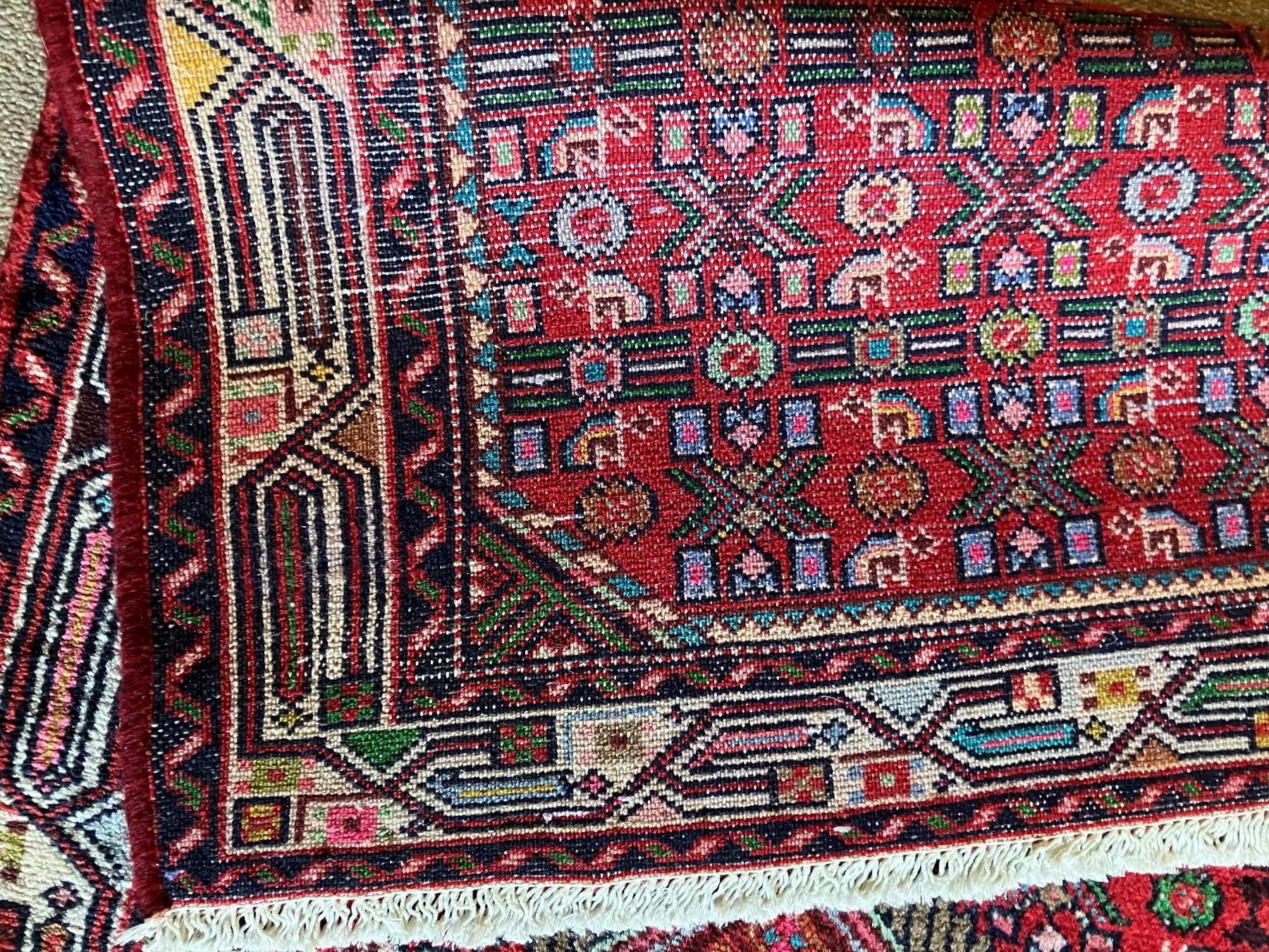 Teppiche: Bordeauxroter Teppich mit Muster, guter Zustand – Gebraucht aus Baar von Zugi2 4
