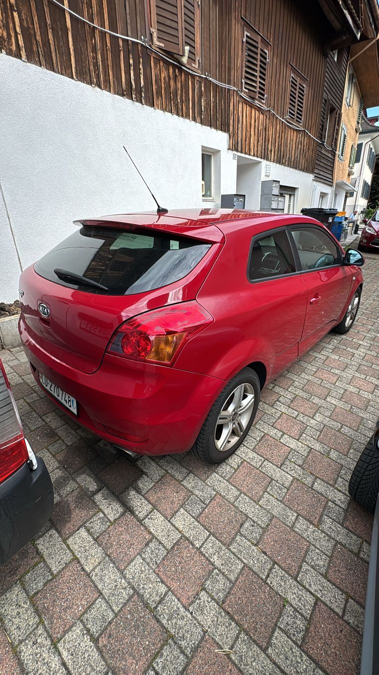 Kia Autos: Kia pro ceed 2.0 – D'occasion à Triengen par ffi_g6xc 3