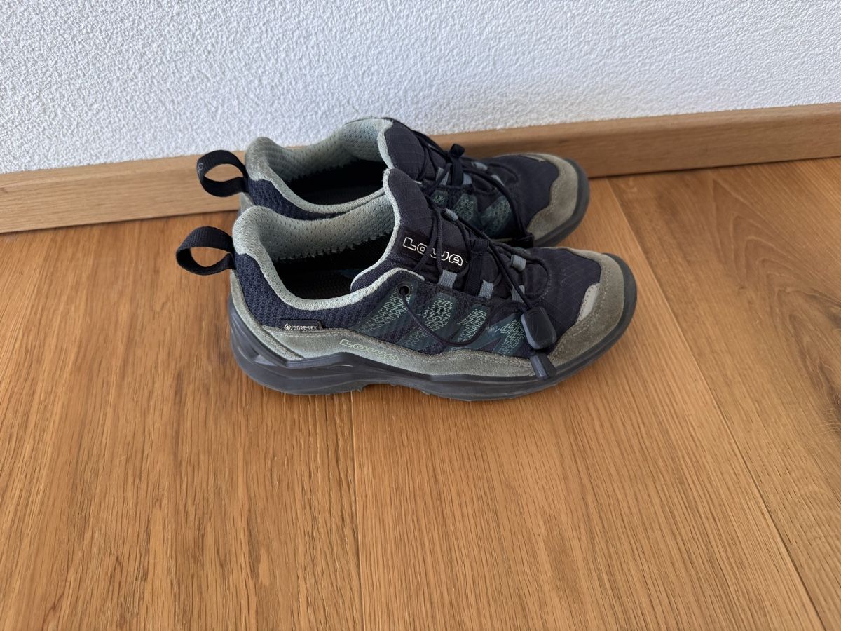 Schuhe für Jungen: Kinder Lowa Trekkingschuhe Grösse 32 – Gebraucht aus Oltingen von Funnyface 1