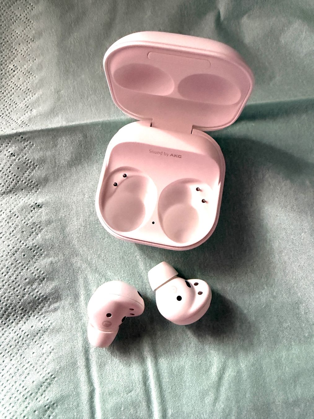 Samsung Cuffie: NEUW. Samsung Galaxy Buds2 Pro weiss – Nuovo (secondo la descrizione) da Gelterkinden venduto da Andreachrista 1