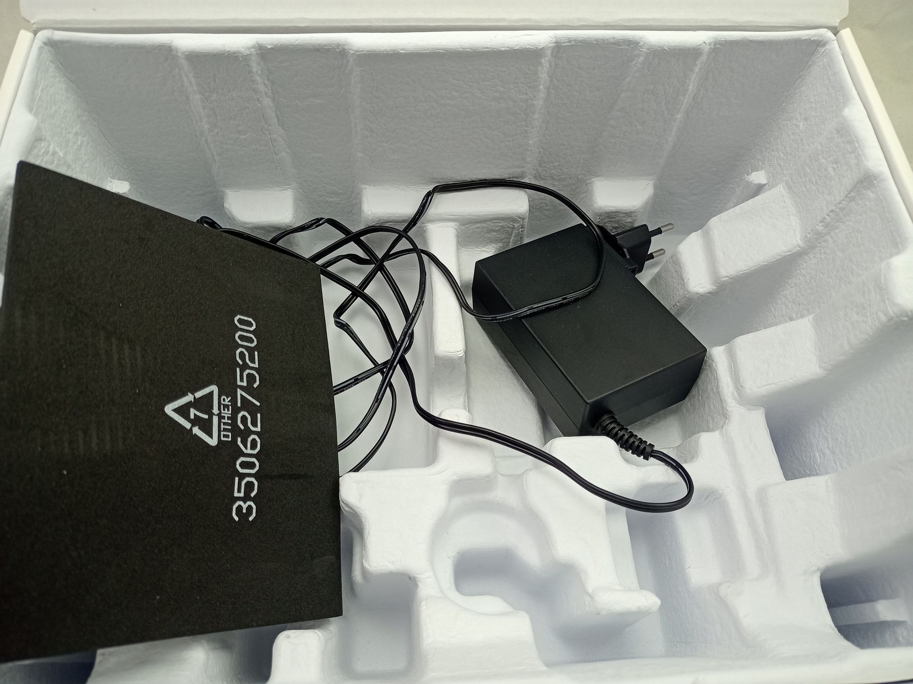 Modem & Router: Netgear RAX120 WLAN Router mit OVP – Usato da Buchs AG venduto da SellAndBuyX 4