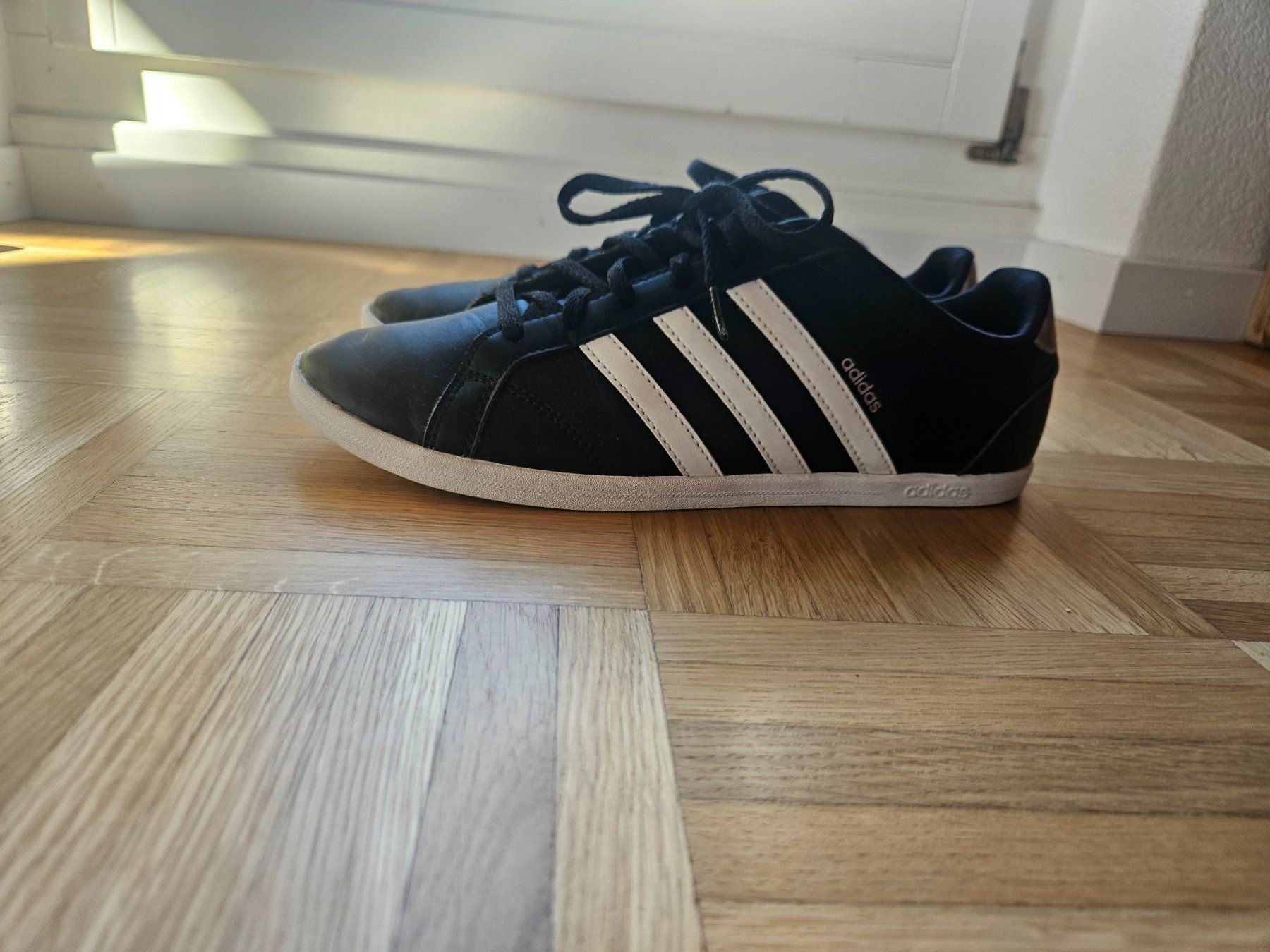 Adidas Scarpe da donna: Adidas Sneaker, Grösse 42, Top Zustand – Usato da Oberhelfenschwil venduto da tup12 4