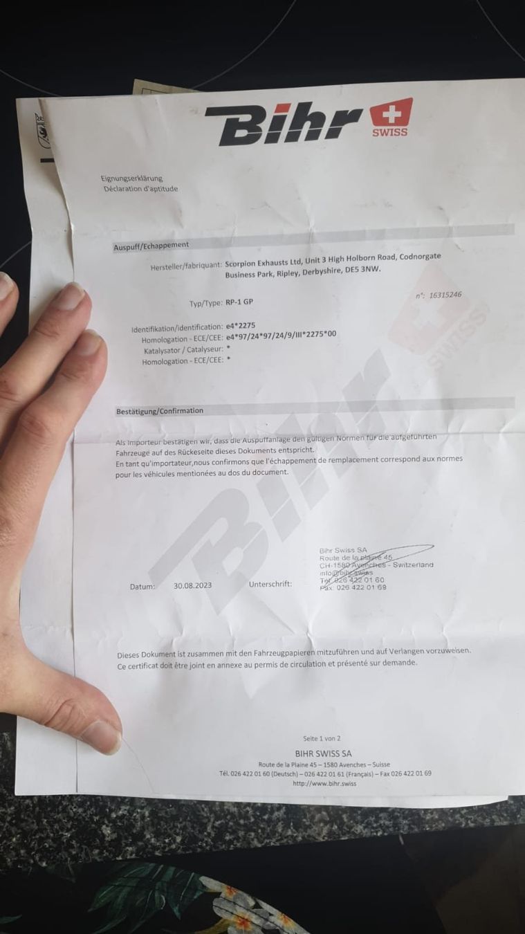 Suzuki Strada: Suzuki GSX R750 – Usato da Niederwangen BE venduto da Uno22Turbo 9