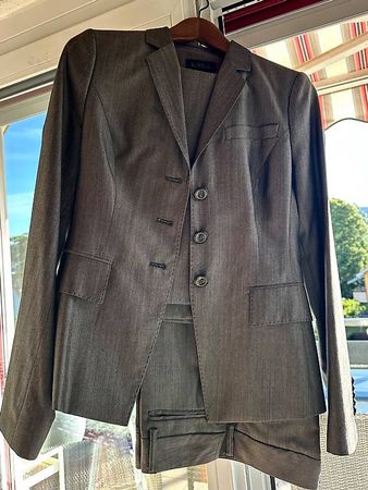 Designer Damen-Anzug mit Hose  Grösse 38