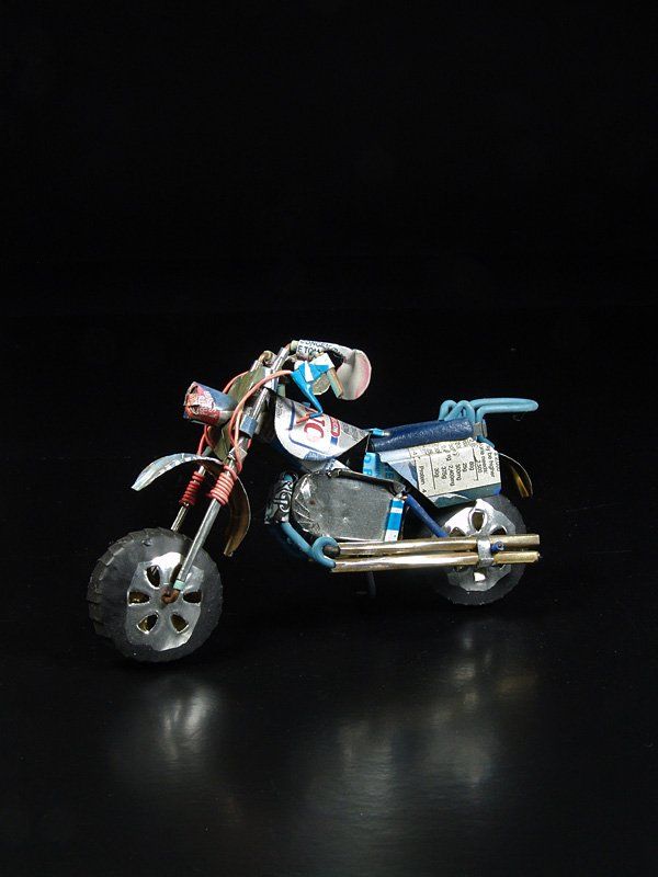 Kit di modellismo & Modellini statici: Motorrad, Enduro – schönes Blechmodell – Usato da Stäfa venduto da deebeecee