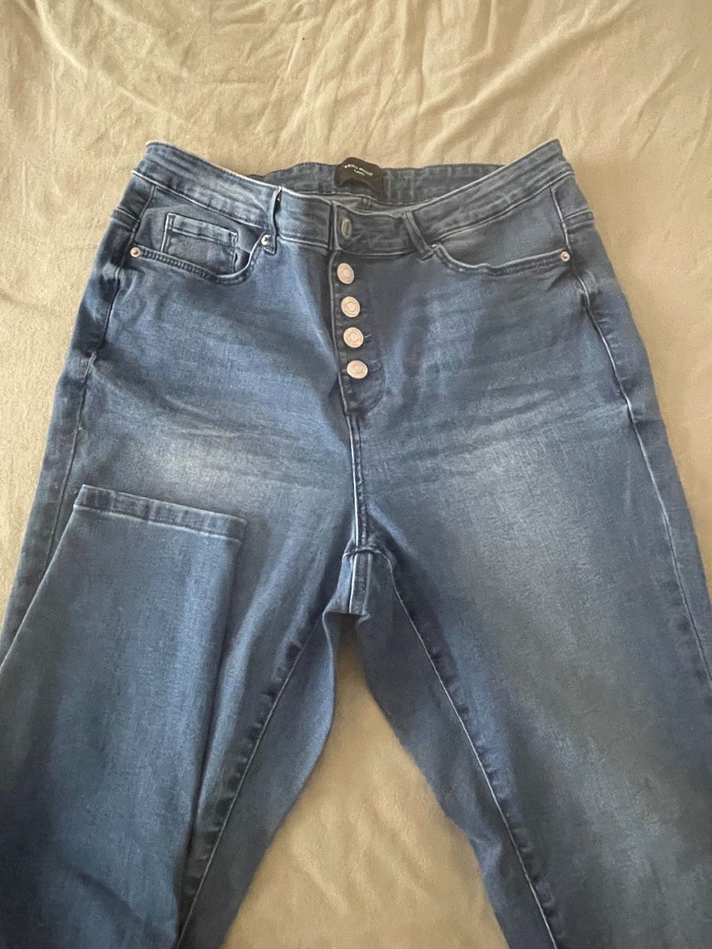 Vero Moda Jeans: Vero moda jeans high waist 46/32 – Usato da Dübendorf venduto da rocki07