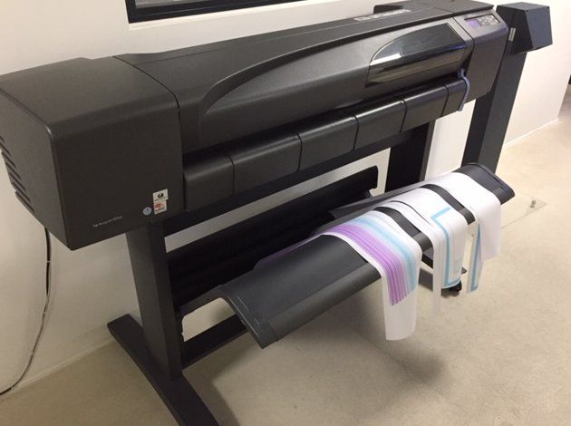 Plotter HP Designjet 800 PS (Defekt) in Hittnau für CHF 100 – nur ...