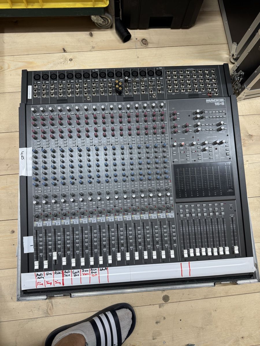 Mackie Mischpulte: Mackie 16/8 Mixing Console – Gebraucht aus Goldingen von DDietziker