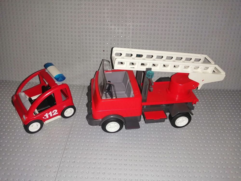 Lot De Figurines Playmobil - Pompiers - Camion Et Accessoires - Occasion
