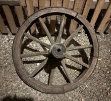 Altes Holzrad Wagenrad mässig erhalten... Deko? ab 1.-
