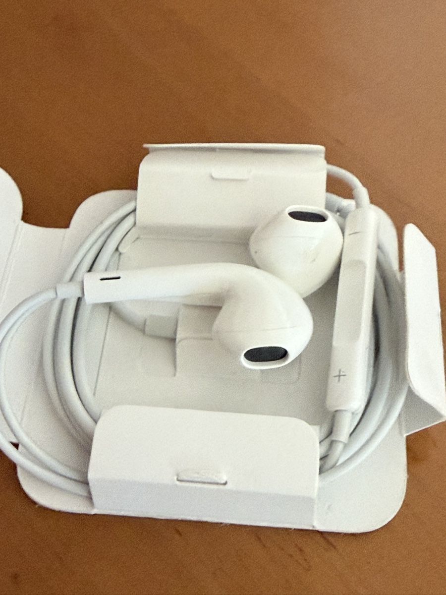 Apple Cuffie: Écouteurs filaires Apple Lightning – Usato da Morrens VD venduto da YannD02 1
