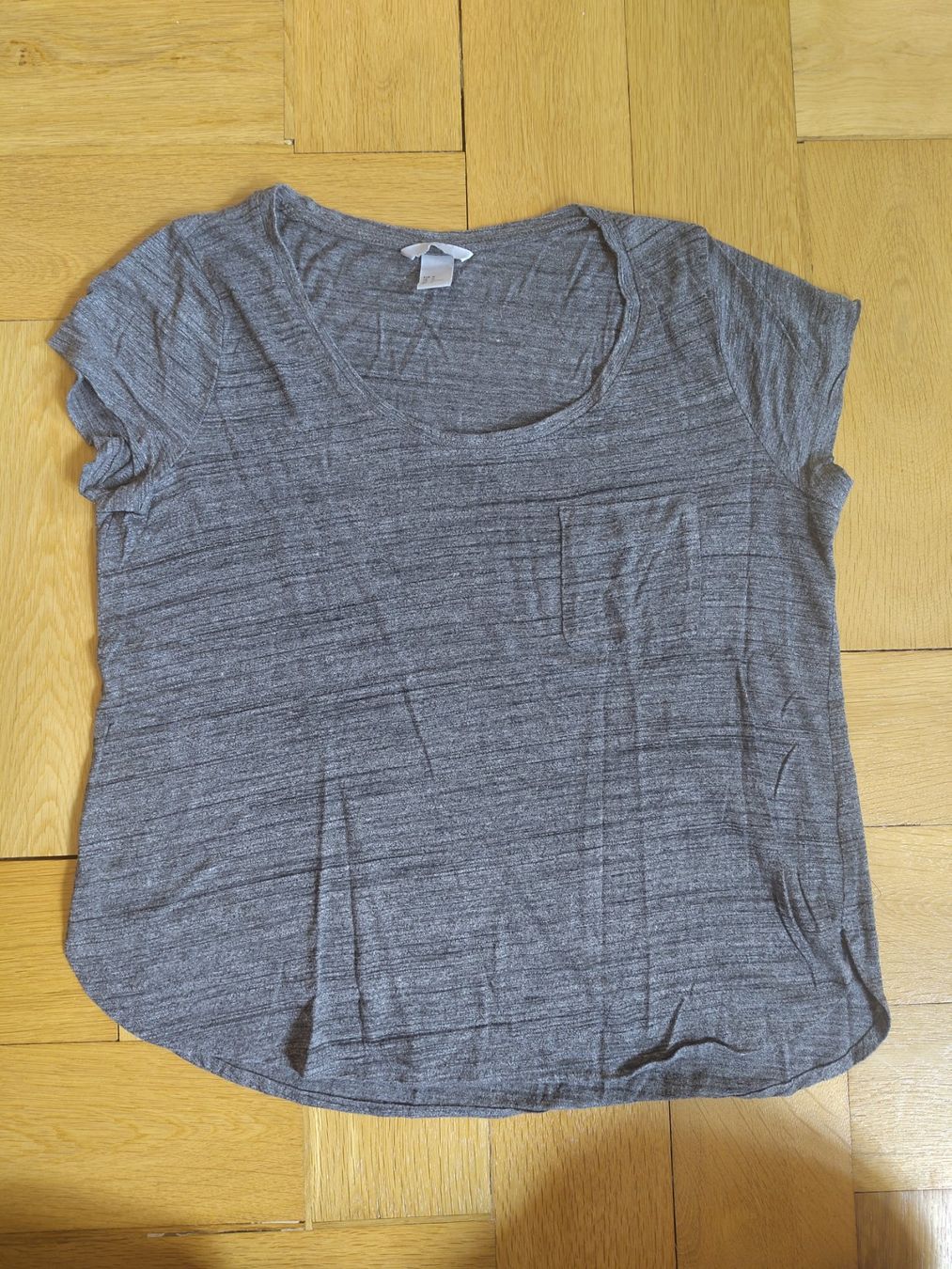 H&M T-shirt: T-Shirt – Usato da Bern venduto da Linii
