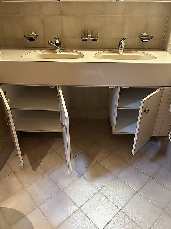 Mobili per bagno: Badmöbel mit Batterie – Usato da Stans venduto da Benzen 1