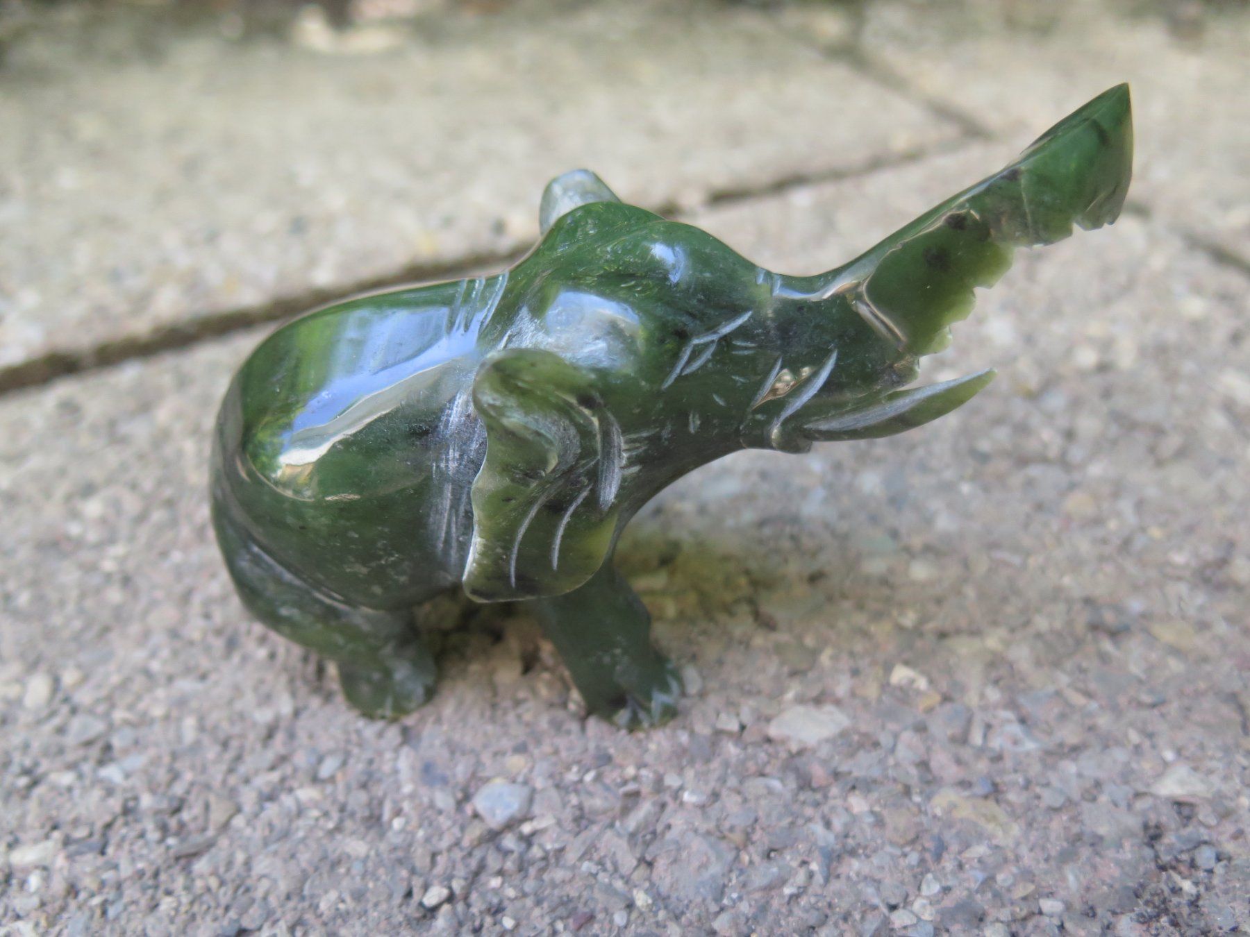 Sculptures & Statues: 3 Jade Elefanten – D'occasion à Schaffhausen par Yamakana51L8736OQ8 9