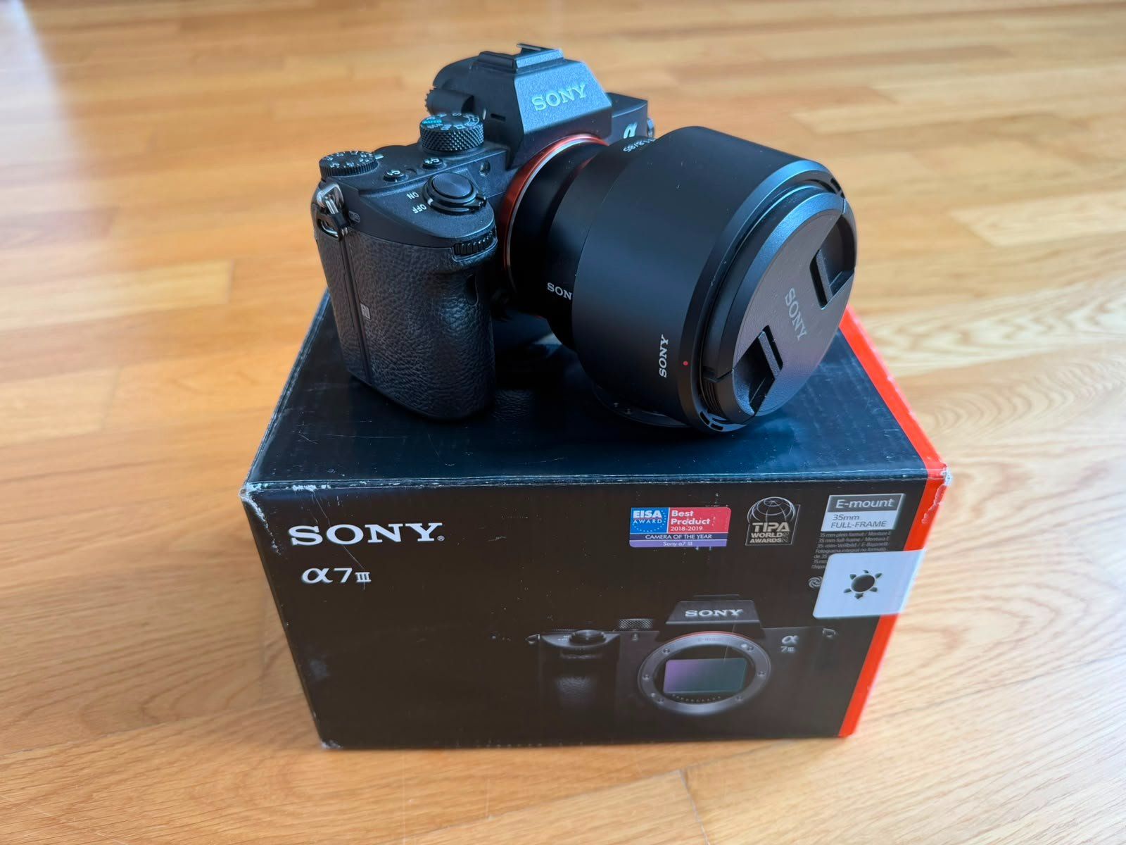 Sony Fotocamera: SONY Alpha A7 iii mit SONY mit Objektiv 85mm 1.8FE – Usato da Wettingen venduto da Sinotrex