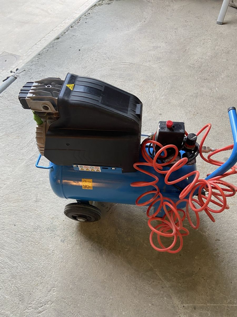 Tutte le macchine: Starker Kompressor 230V - Top Zustand! – Usato da Dübendorf venduto da ramstein66 2