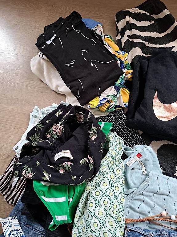 Lotti di vestiti: Riesiges Kleiderpaket Gr 36/ S – Usato da Biel/Bienne venduto da Flowi 3