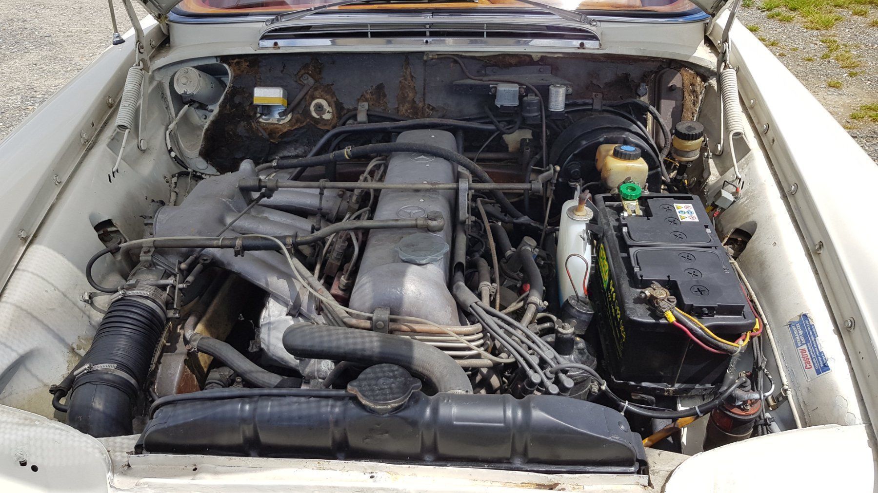 Mercedes-Benz Automobili: Mercedes 220 SE (W111) – Usato da Reinach AG venduto da Goldtimer 9