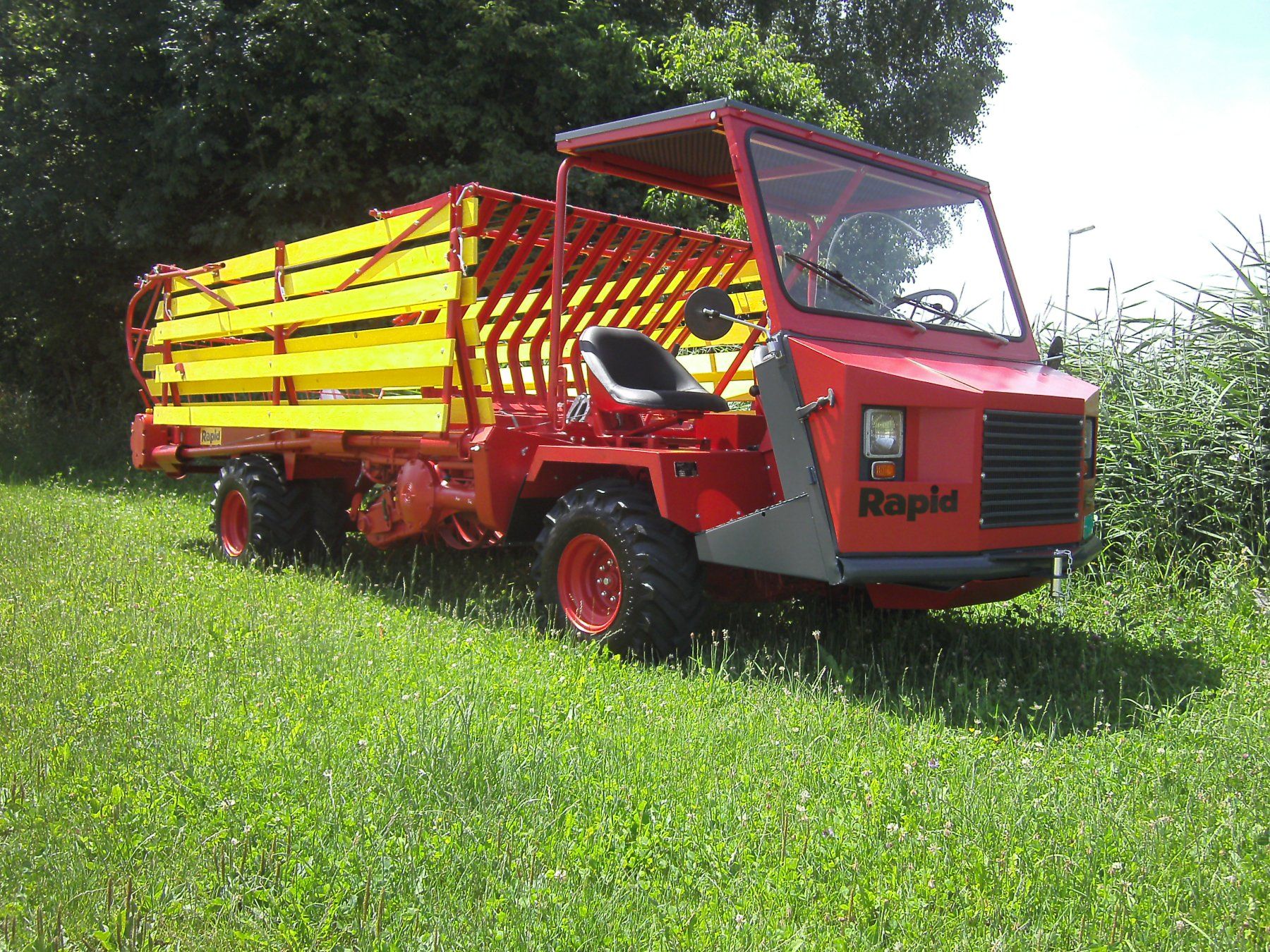 Rapid Tutte le macchine: RAPID Cargotrac 12 S  Selbstfahrender Ladewagen – Usato da Gunzwil venduto da miduss