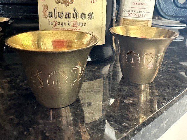 Set di piatti: LiKöR  ScHnaPs  BeCHeR – Usato da Winkel venduto da zeho 1