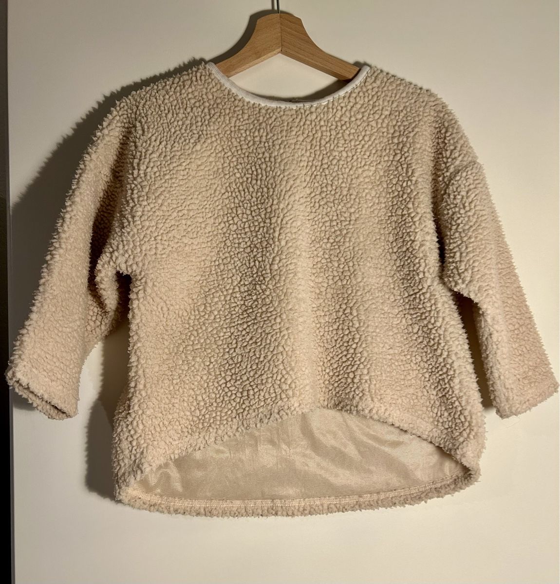 Maglioni & Felpe: Cozy Teddy Sweater - Perfect for Fall – Usato da Saland venduto da ele_vc96 2