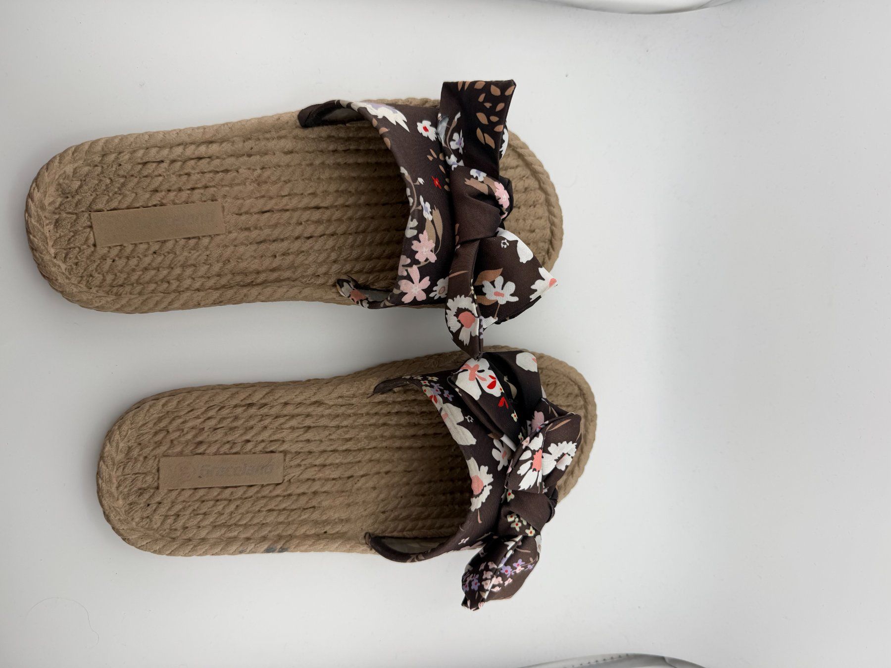 Scarpe da donna: Sommer Sandalen mit Blumenmuster, Grösse 37 – Usato da Riehen venduto da edu_92w7 7