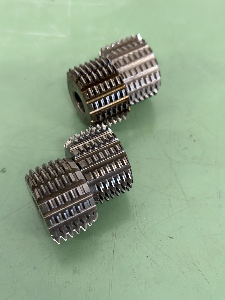 Tutti gli attrezzi: 4x Mikron gears cutting module HSS – Nuovo e nell'imballaggio originale da Aarberg venduto da SNMachines 2