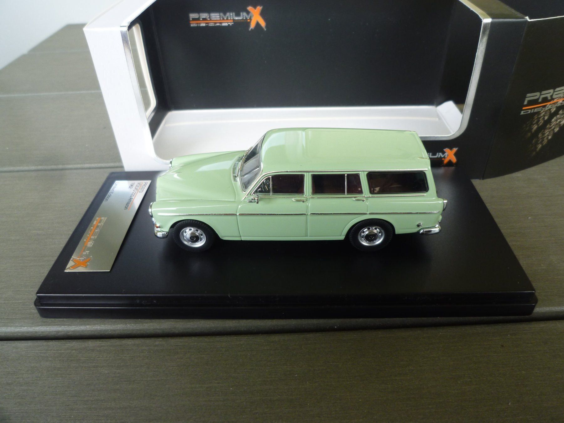 Modellini d'auto: Volvo 220 Amazon (1962) – Nuovo e nell'imballaggio originale da Flawil venduto da Imperiosud 2