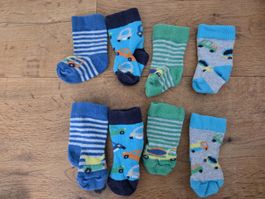 4 Paar Socken, Gr. 10 - 14, Babysocken Autos, Newborn
