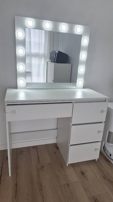 Tavoli da trucco: Schminktisch mit Licht – Usato da Dottikon venduto da happyvibes 1