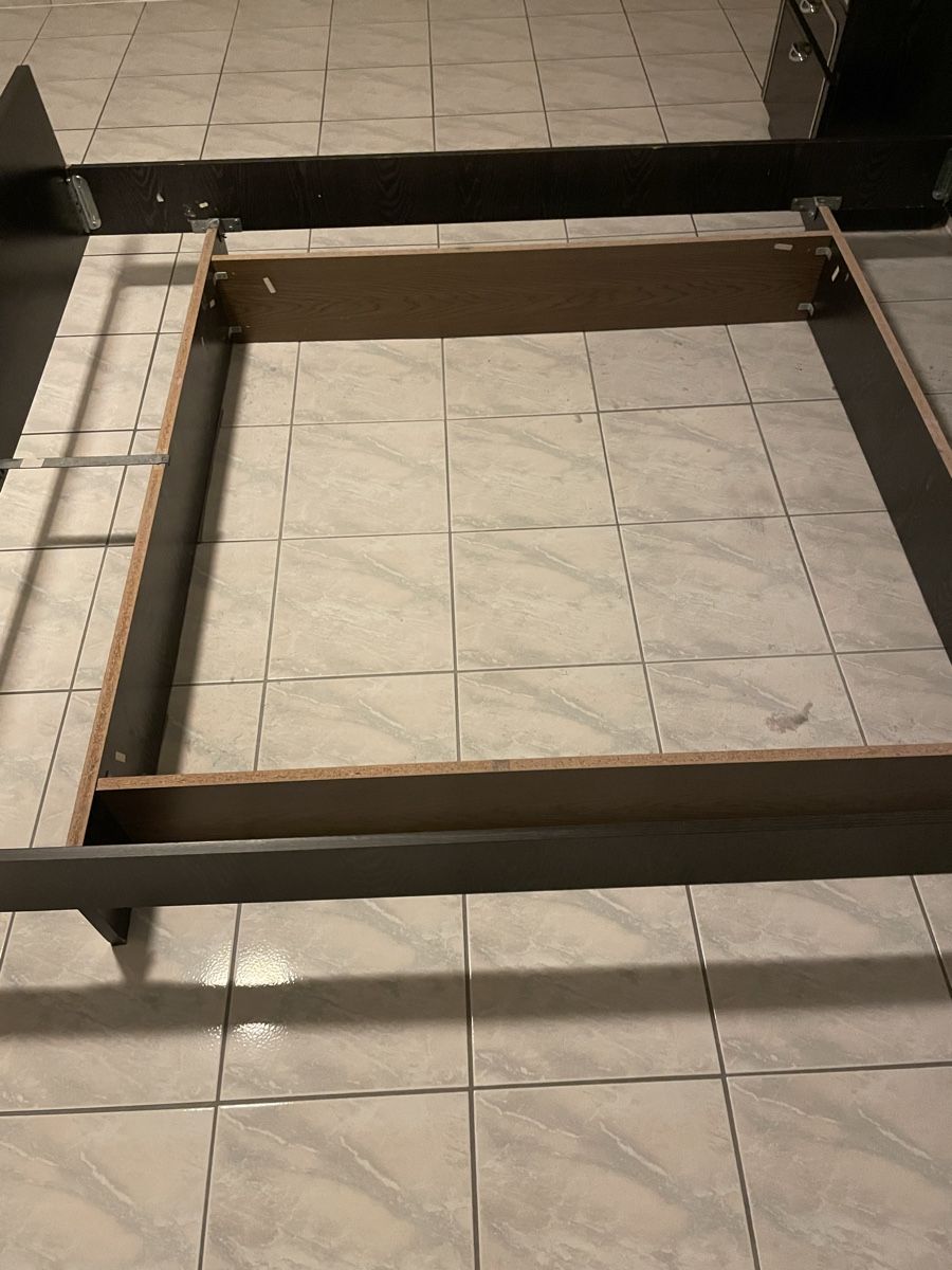 Letti: Bettrahmen 160x200cm mit comode – Usato da Airolo venduto da Bagaion99 3