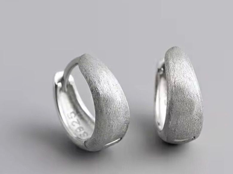 Orecchini pendenti & Orecchini a lobo: Huggies hoops. 925 silver. 8 mm Size. – Nuovo (secondo la descrizione) da Dübendorf venduto da S1973E