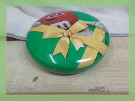 M&M's Blechdose Grün mit Schleife, leer, Vintage.
