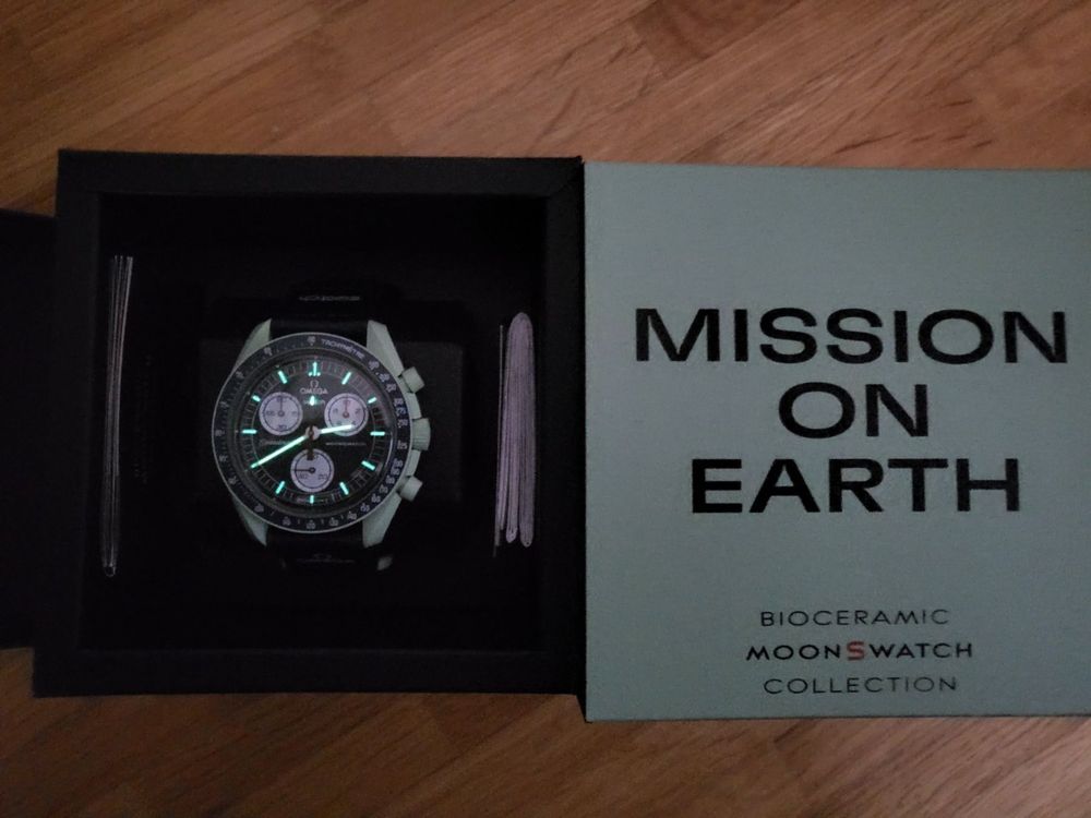 Swatch Orologi: OMEGA X SWATCH | MISSION ON EARTH | BIOCERAMIC MOONSWATCH – Nuovo e nell'imballaggio originale da Sonceboz-Sombeval venduto da michael.l 1