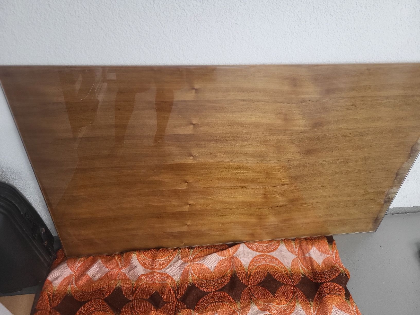 Tables: Tischplatte Holzimitat mit Metallfuss – D'occasion à Wolhusen par din_nzd5 2