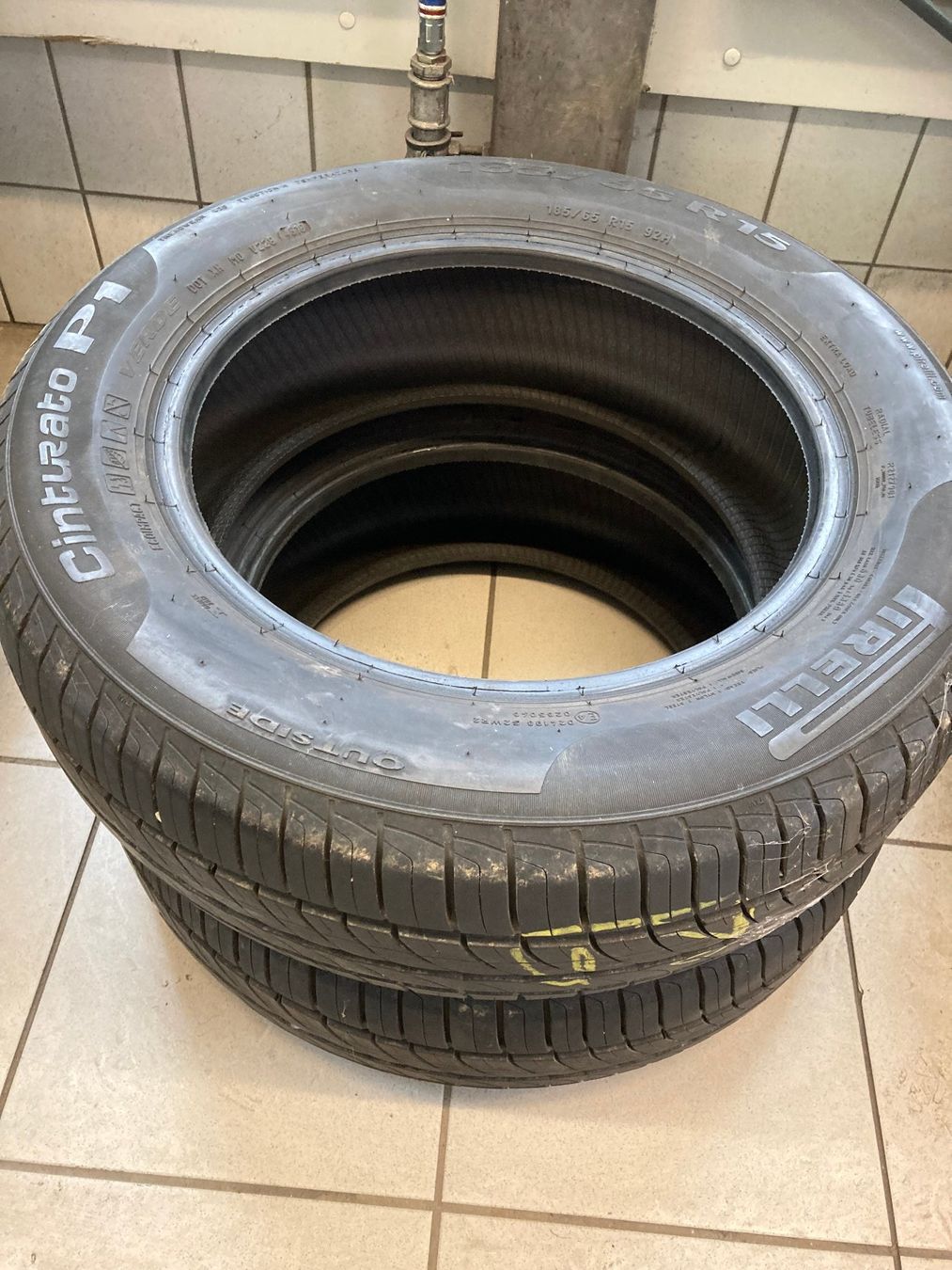 Pirelli Pneumatici & Ruote complete: 185/65R15 Sommerpneu – Usato da Cham venduto da WB2223